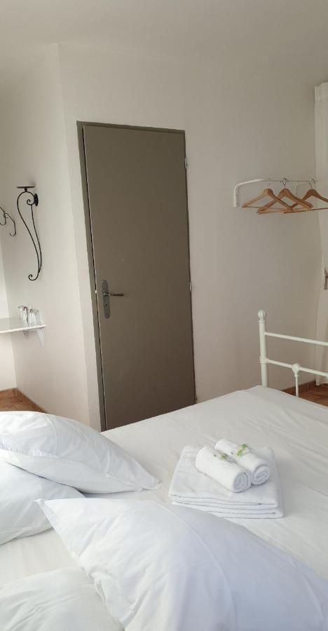 Auberge Le Lupin Blanc Revest-des-Brousses Ngoại thất bức ảnh